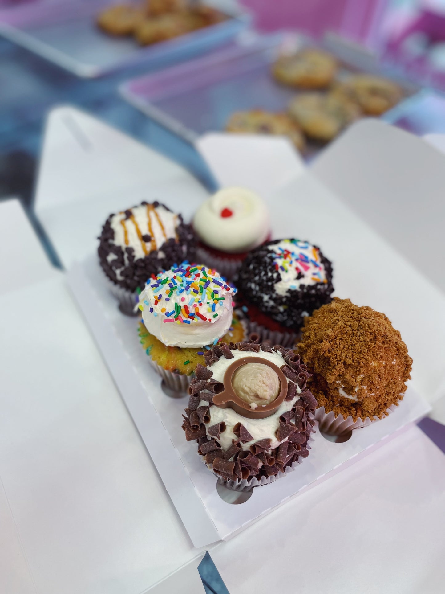 Order for 16 mixed cupcakes